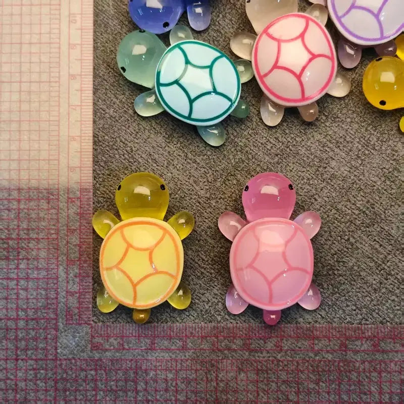 20 Piece Glow-In-The-Dark 3D Turtle Figurines, Colorful Semi-Transparent Resin Decorations, DIY Crafts, Beach Party Gifts, Ocean Theme Events