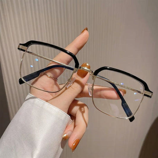 Stylish photochromic prescription glasses for men and women, anti-blue light, anti-fatigue, and sophisticated women's reading glasses.